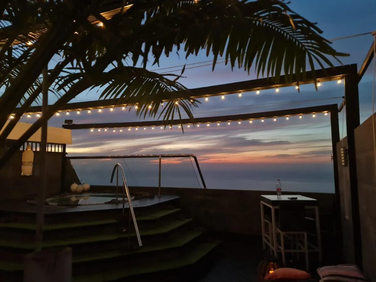 Апартаменты Sunset Attic Санта-Урсула